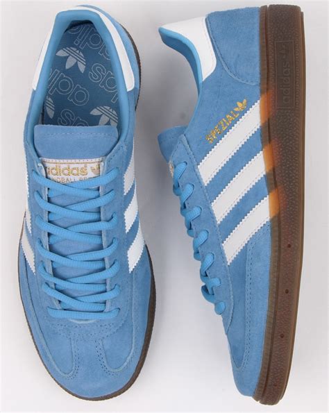 gambar sepatu adidas spezial.